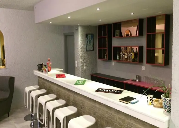 Valentino Кремасти